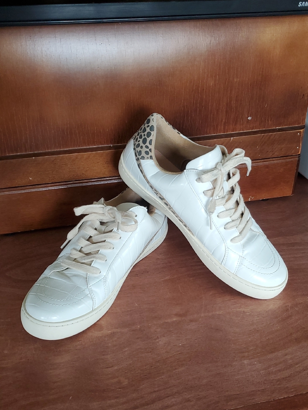 White Raven Ivory Low-Top Sneakers with Leopard Heel
